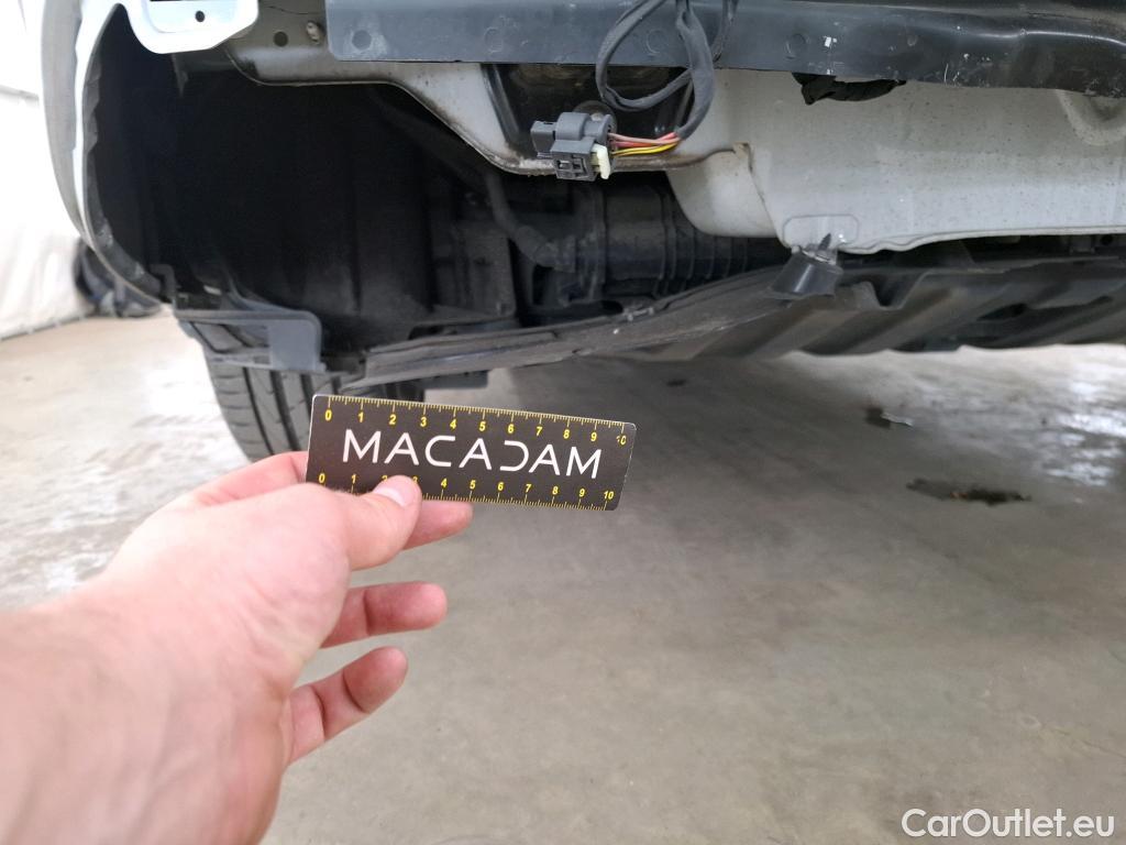  Mercedes  CLA-Klasse MERCEDES-BENZ CLA Coupe / 2019 / 4P / Coupé CLA 250 e AMG Line #74