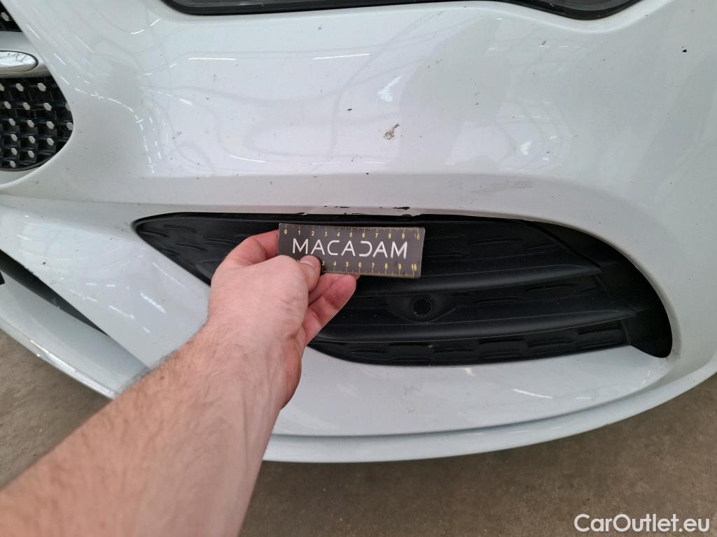  Mercedes  CLA-Klasse MERCEDES-BENZ CLA Coupe / 2019 / 4P / Coupé CLA 250 e AMG Line #3