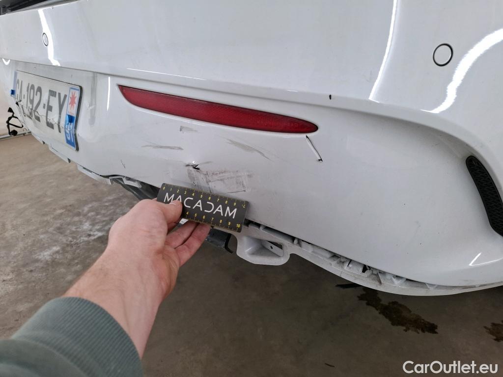  Mercedes  CLA-Klasse MERCEDES-BENZ CLA Coupe / 2019 / 4P / Coupé CLA 250 e AMG Line #16