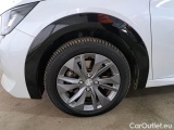  Peugeot  208 PEUGEOT  / 2019 / 5P / BERLINA ALLURE E 136CV #20