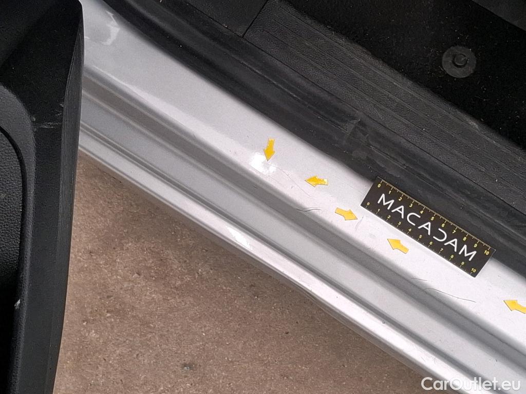  Renault  Clio  V Business 1.6 E-TECH Hybrid 140CV BVA6 E6d #96