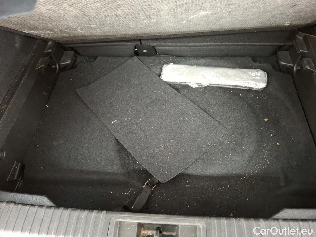  Renault  Captur  II Intens 1.6 E-TECH Hybrid 145CV BVA6 E6d #15