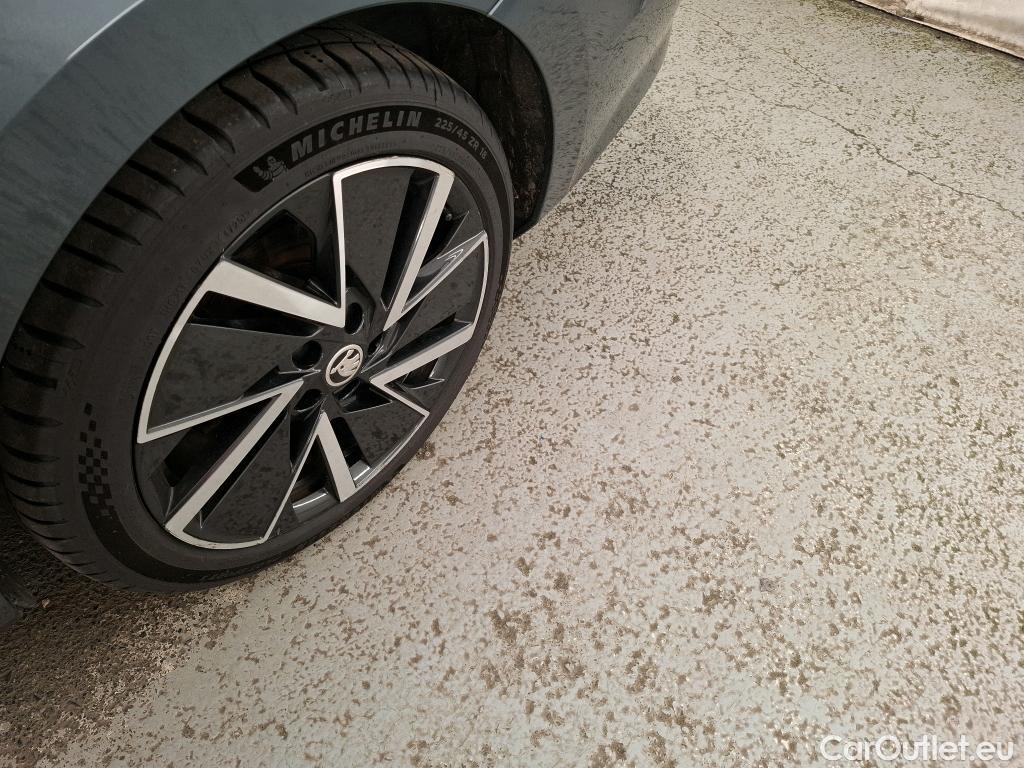  Skoda  Octavia SKODA  Combi / 2020 / 5P / Break 1.4 TSI PHEV iV 204 DSG6e Business #34