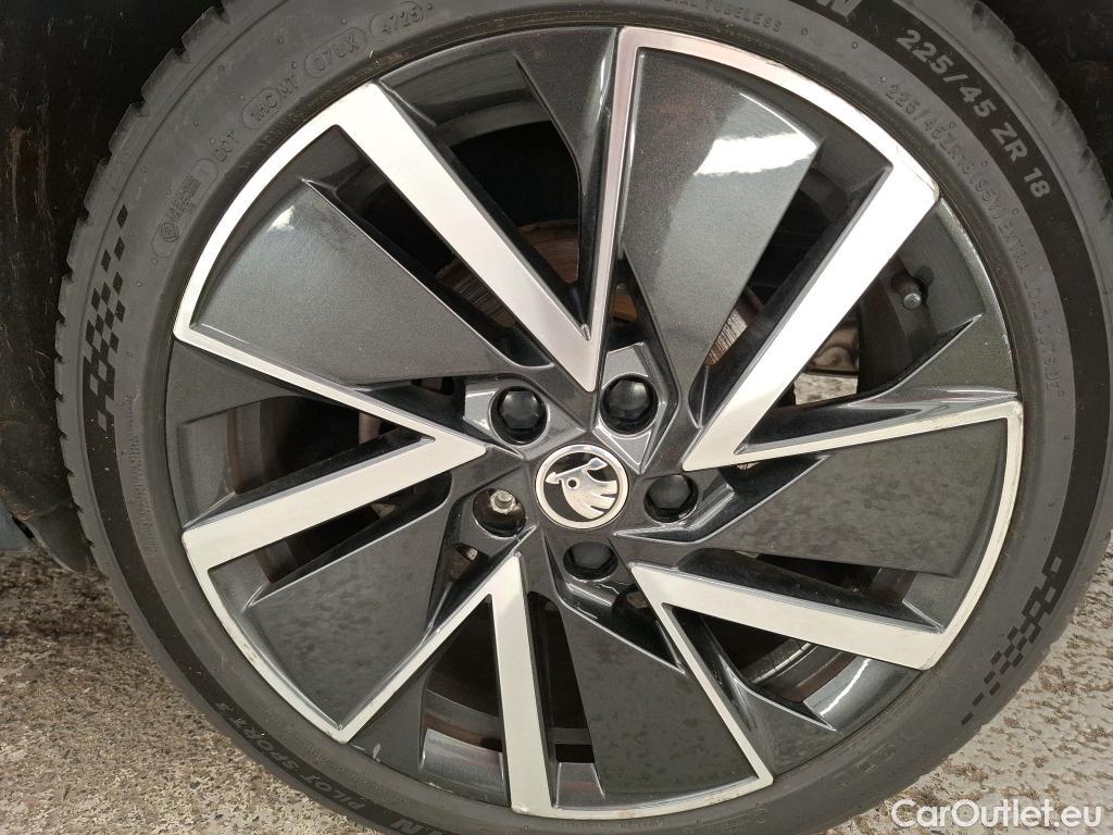  Skoda  Octavia SKODA  Combi / 2020 / 5P / Break 1.4 TSI PHEV iV 204 DSG6e Business #35