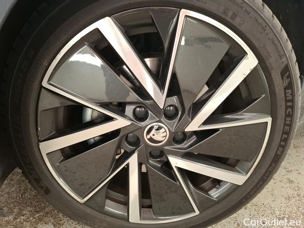  Skoda  Octavia SKODA  Combi / 2020 / 5P / Break 1.4 TSI PHEV iV 204 DSG6e Business #25