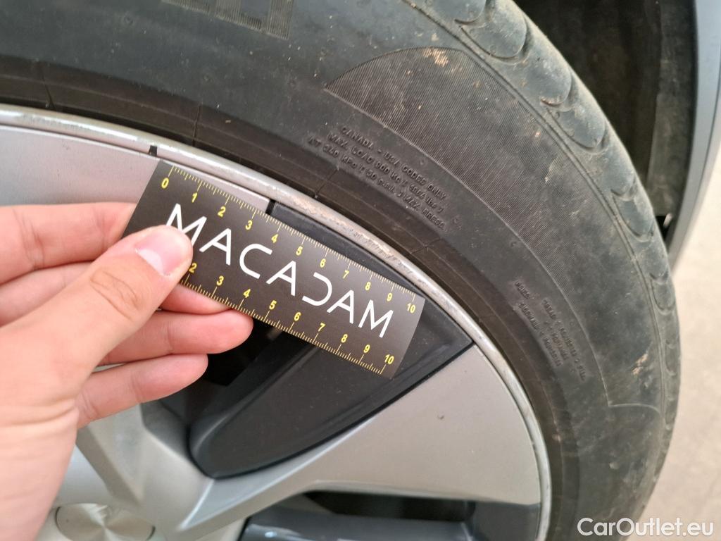  Tesla  Model Y TESLA  / 2020 / 5P / SUV Long Range Dual Motor AWD #34