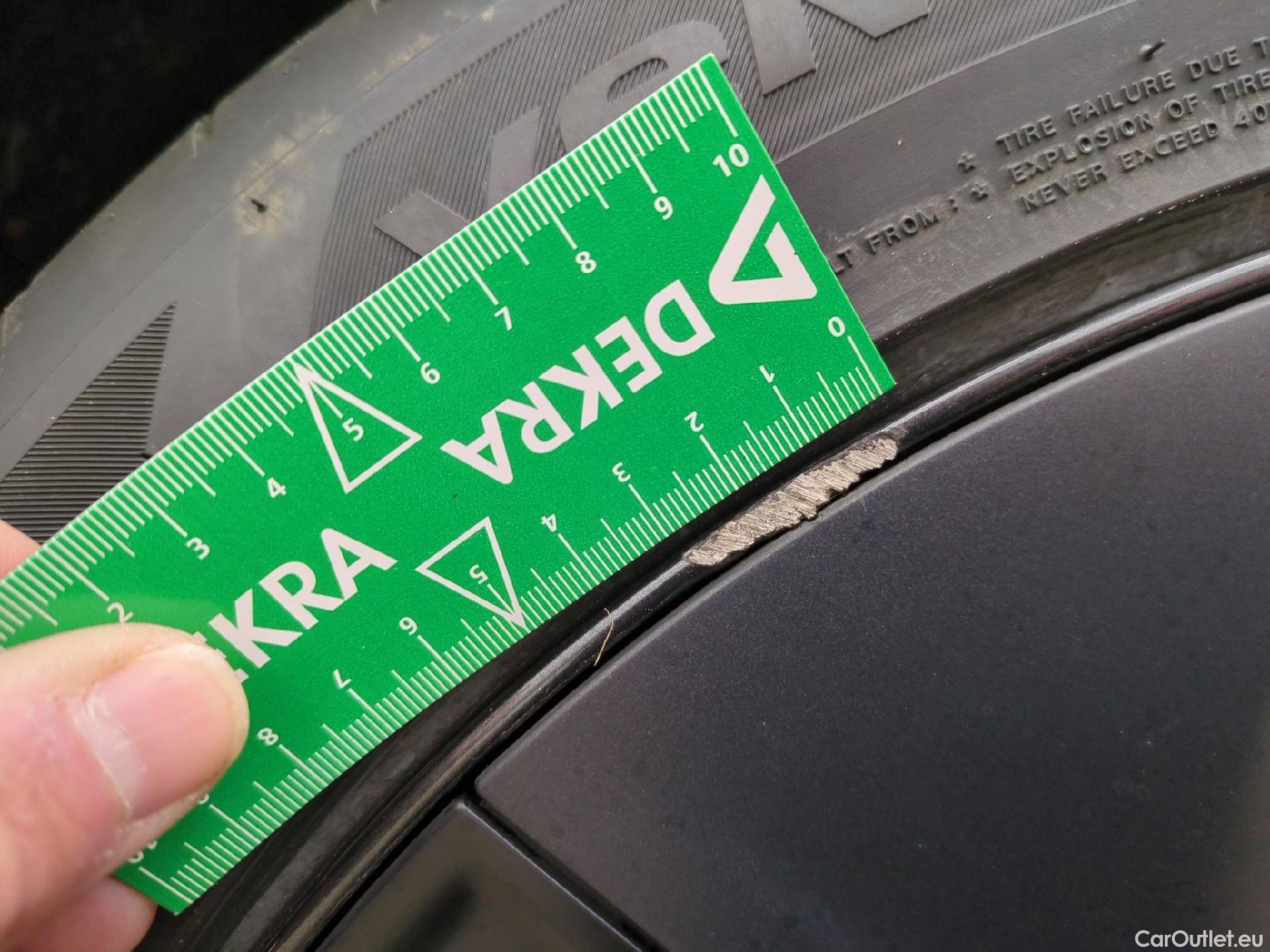  Tesla  Model Y TESLA  / 2020 / 5P / SUV Grande Autonomie Dual-Motor AWD #6