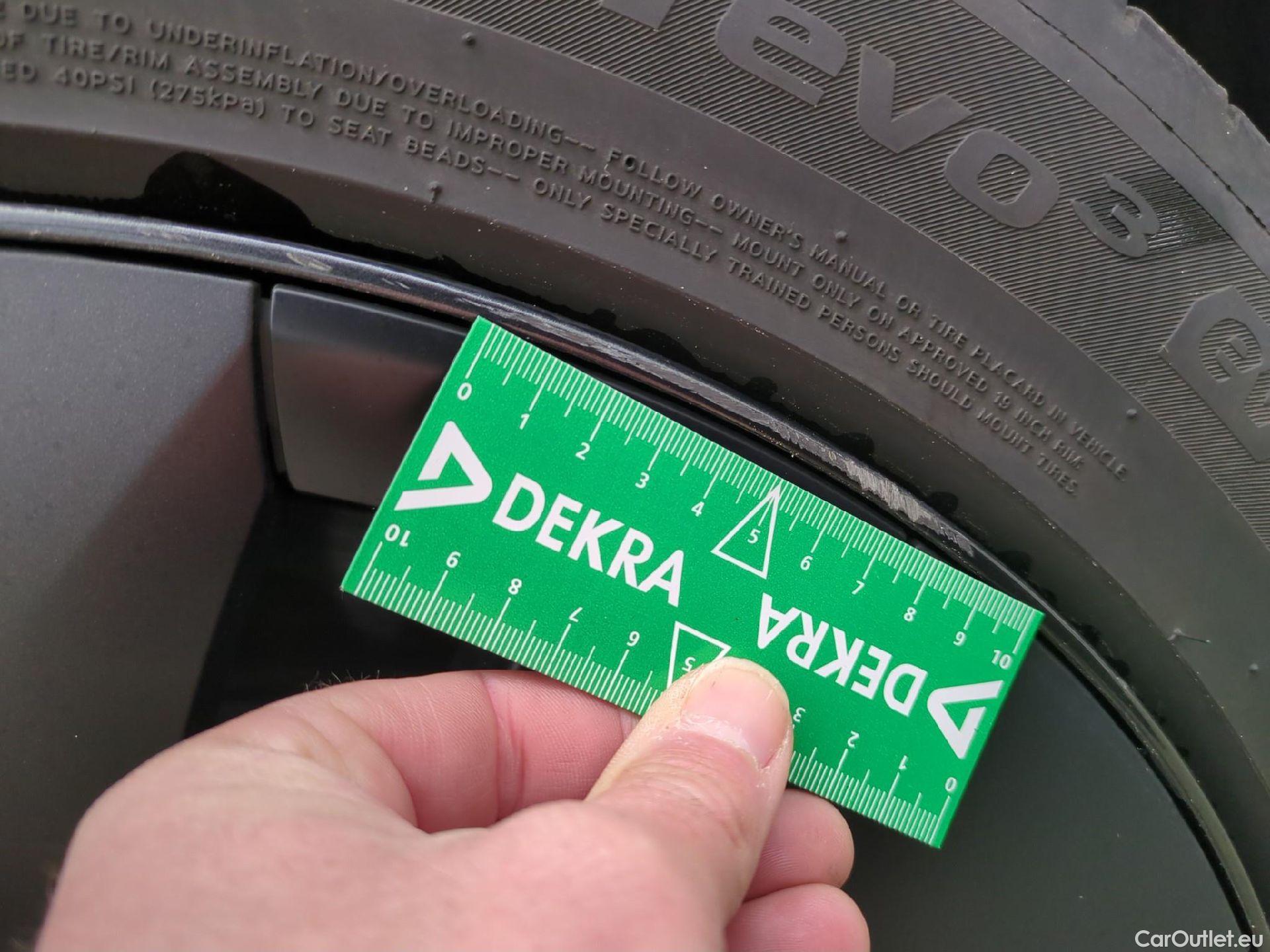  Tesla  Model Y TESLA  / 2020 / 5P / SUV Grande Autonomie Dual-Motor AWD #10