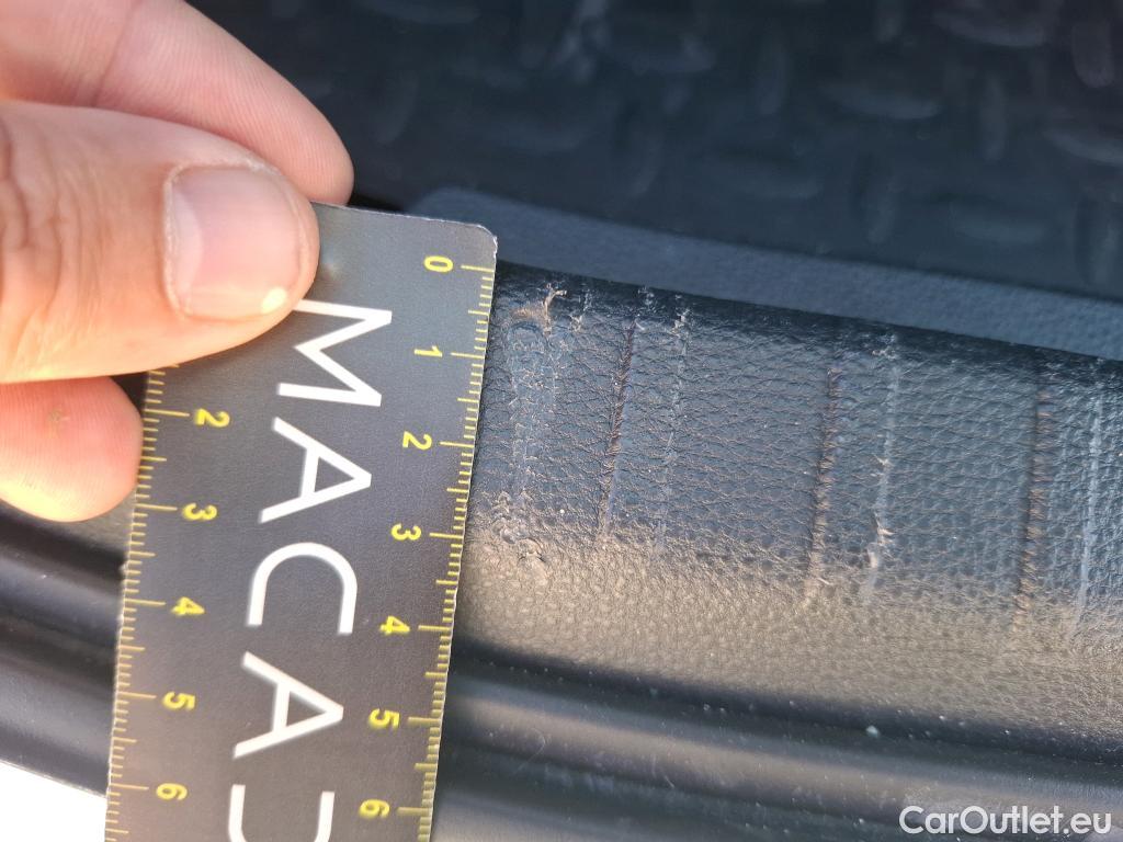  Toyota  Corolla TOYOTA  / 2018 / 5P / Berline Hybride 122h Dynamic Business Supp Lomb #17