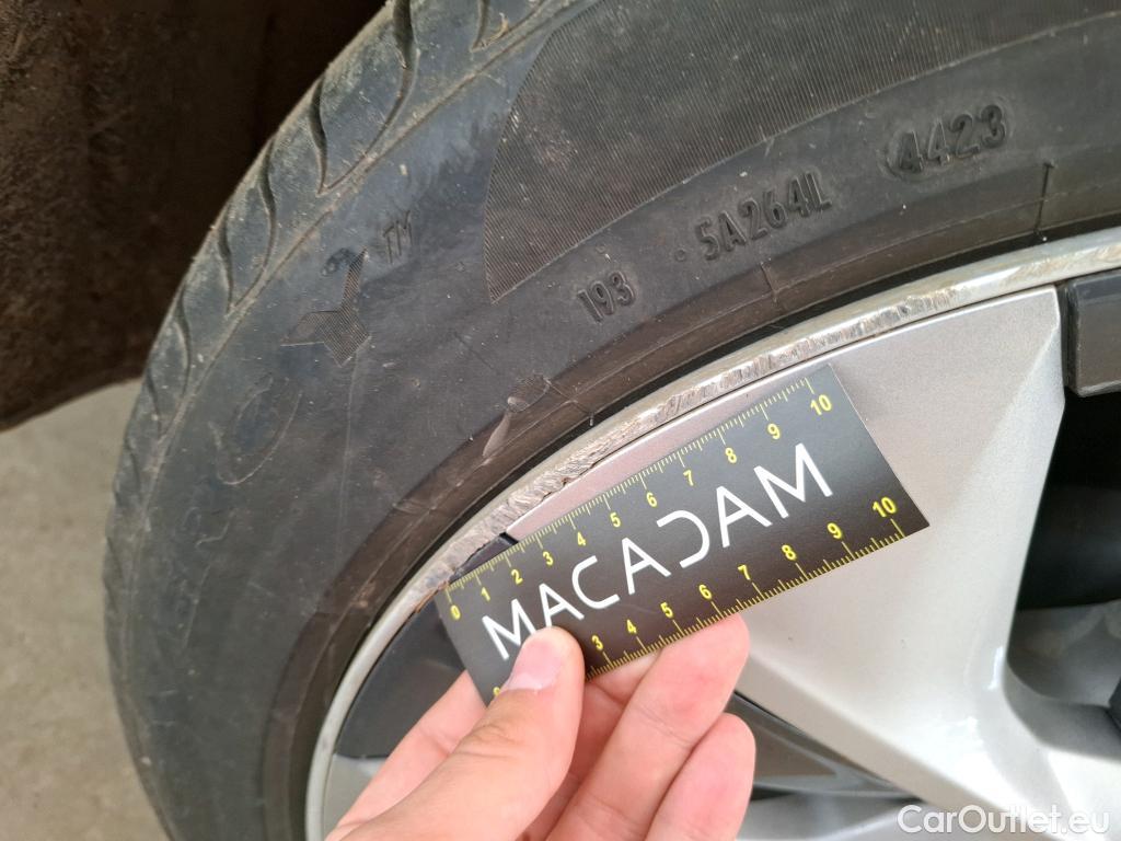  Tesla  Model Y TESLA  / 2020 / 5P / SUV Long Range Dual Motor AWD #30