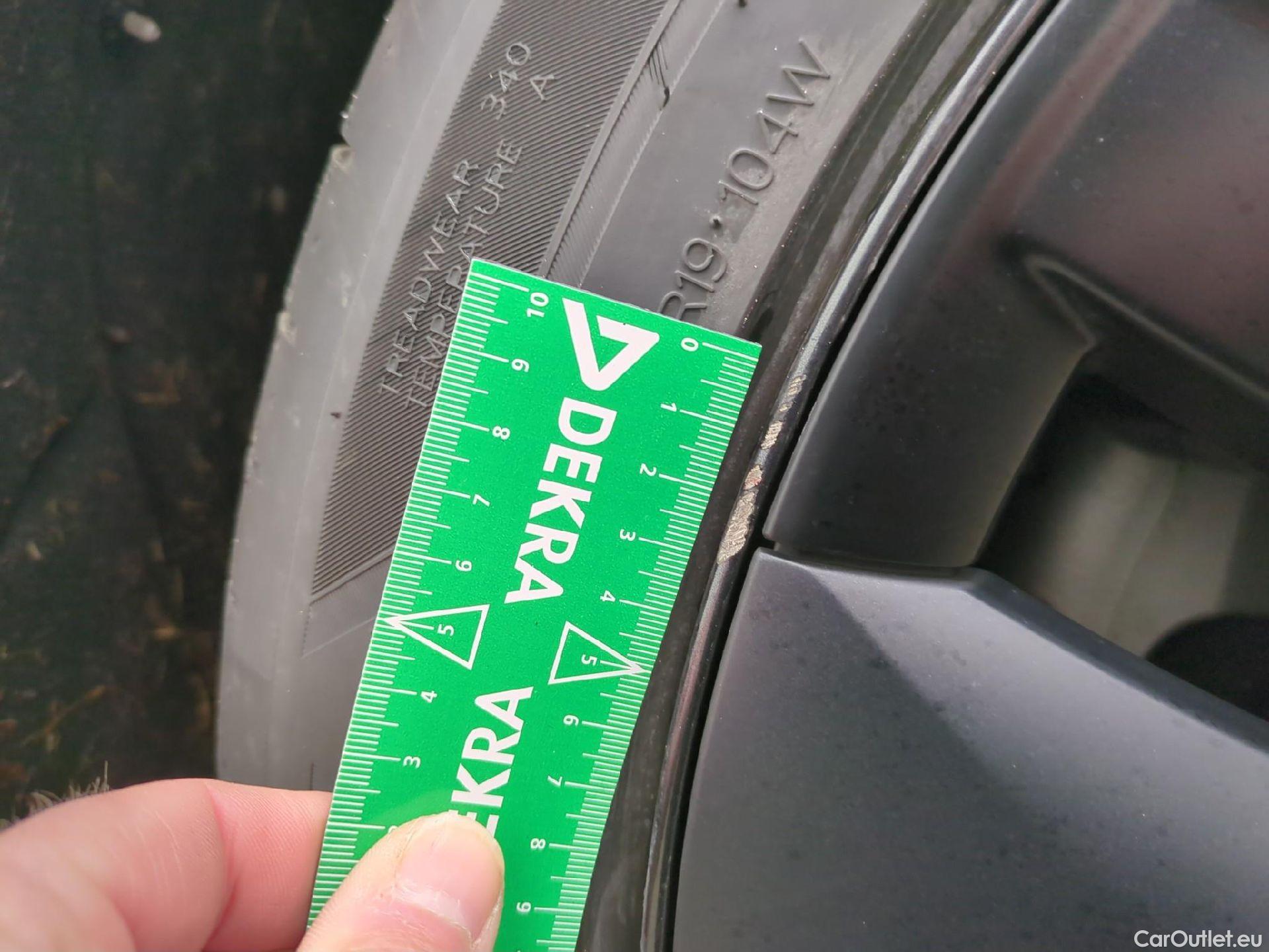  Tesla  Model Y TESLA  / 2020 / 5P / SUV Grande Autonomie Dual-Motor AWD #7