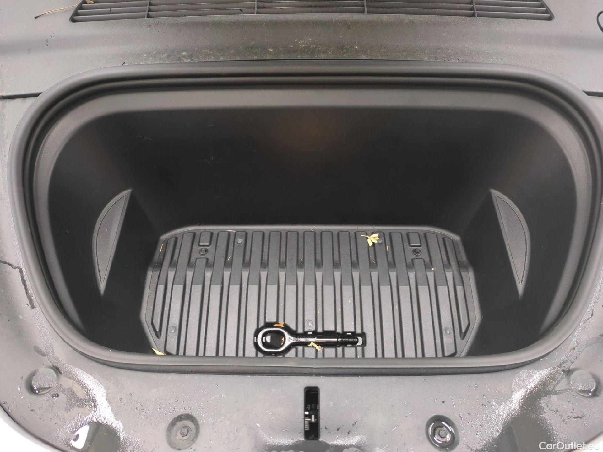  Tesla  Model Y TESLA  / 2020 / 5P / SUV Grande Autonomie Dual-Motor AWD #4