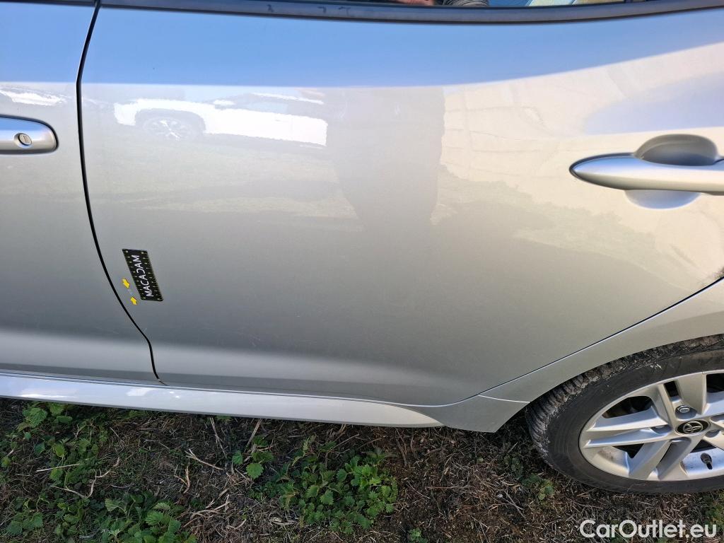  Toyota  Corolla TOYOTA  / 2018 / 5P / Berline Hybride 122h Dynamic Business Supp Lomb #14