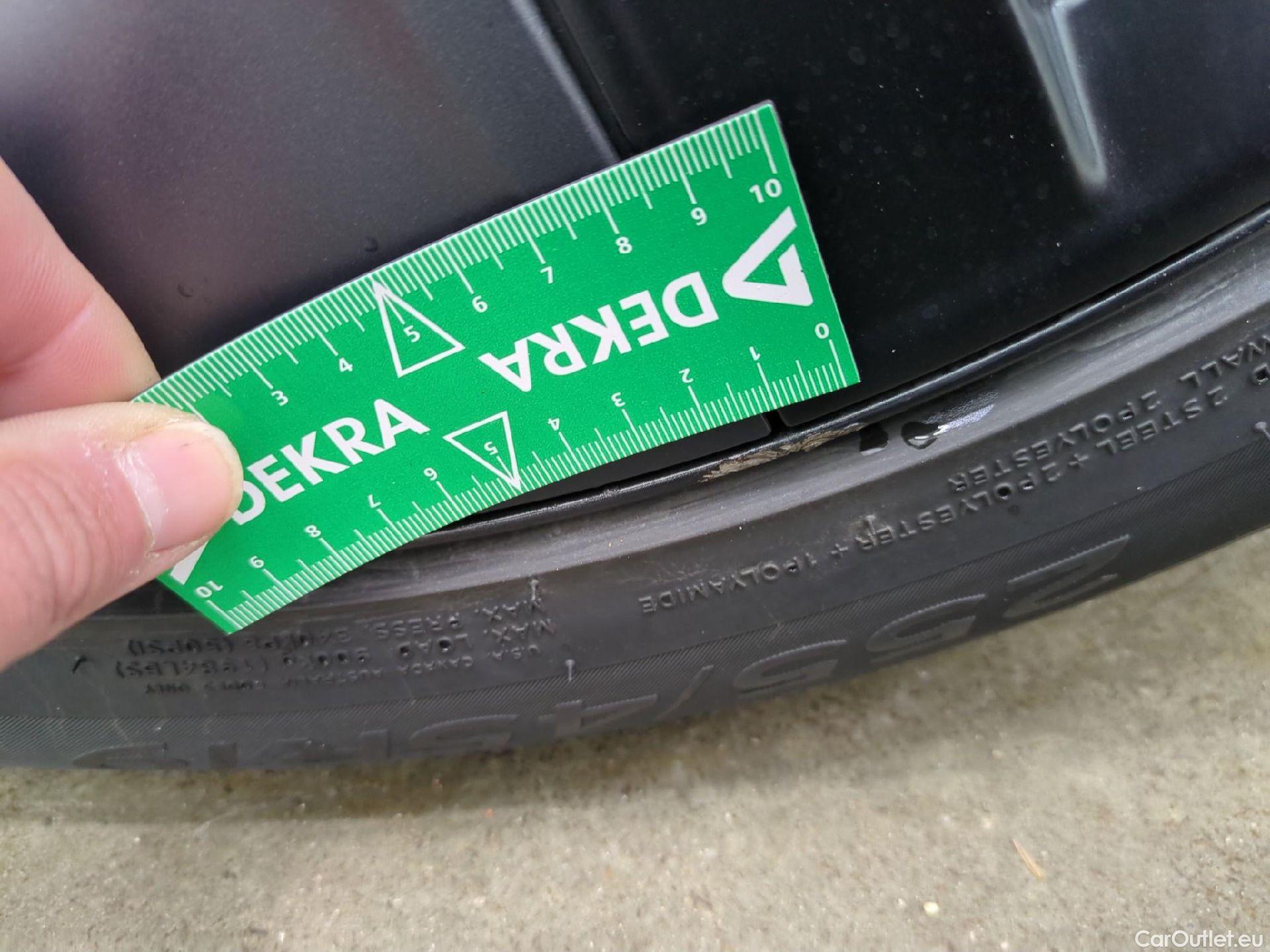  Tesla  Model Y TESLA  / 2020 / 5P / SUV Grande Autonomie Dual-Motor AWD #8