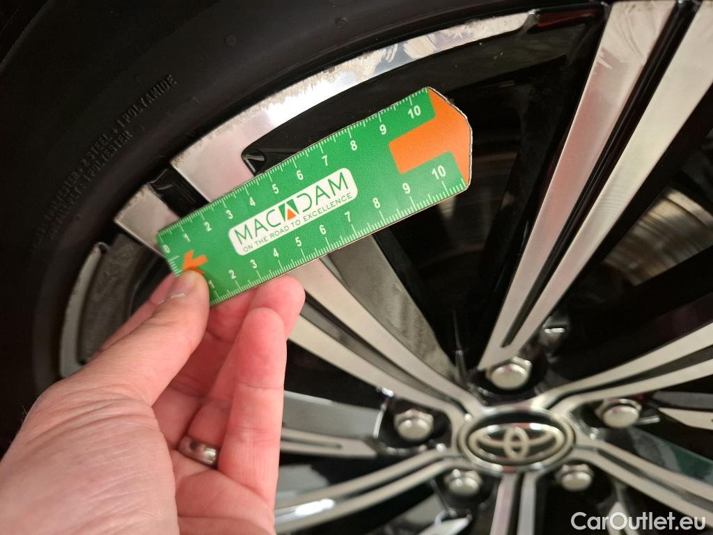  Toyota  Corolla TOYOTA  Touring Sports 2018 5P Break Hybride 184h Design #45