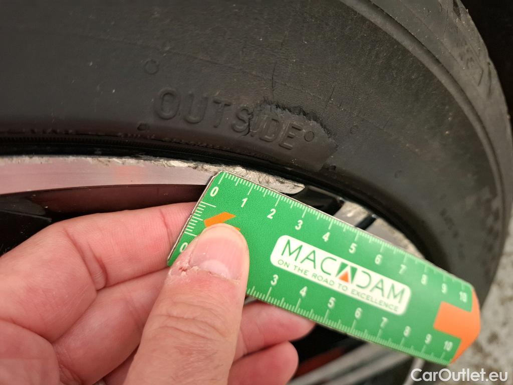  Toyota  Corolla TOYOTA  Touring Sports 2018 5P Break Hybride 184h Design #32