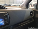  Toyota  Yaris TOYOTA  / 2017 / 5P / BERLINA 1.5 HYBRID ACTIVE #117