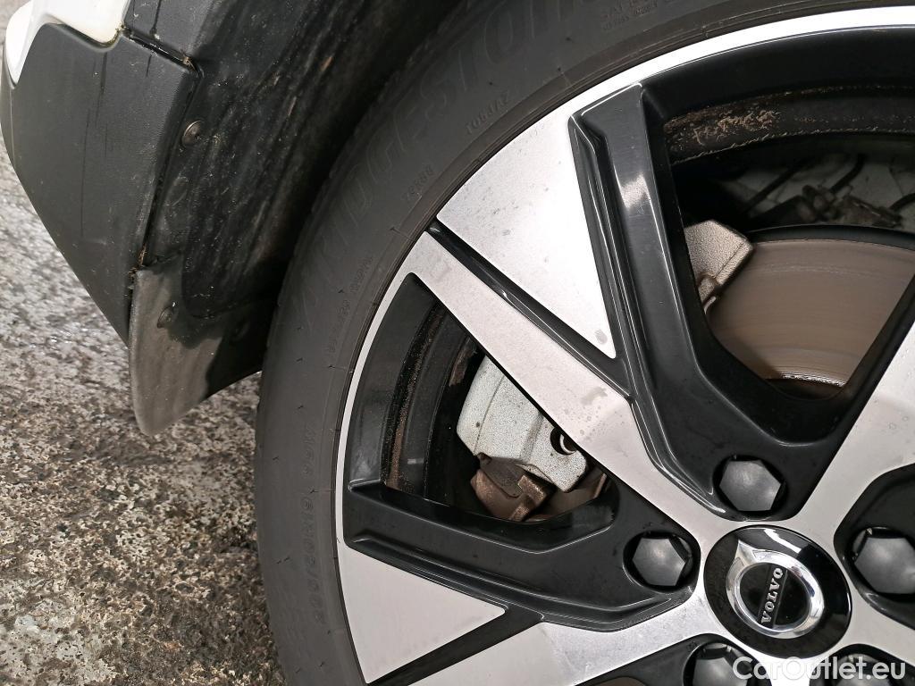  Volvo  XC 40 XC40 Pro Recharge Pure Electric AWD 78kWh BVA #24