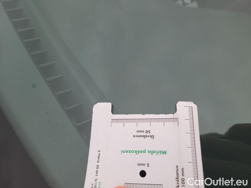  Opel  Corsa  F (2019) e- 100kW Elegance AT 5d #1