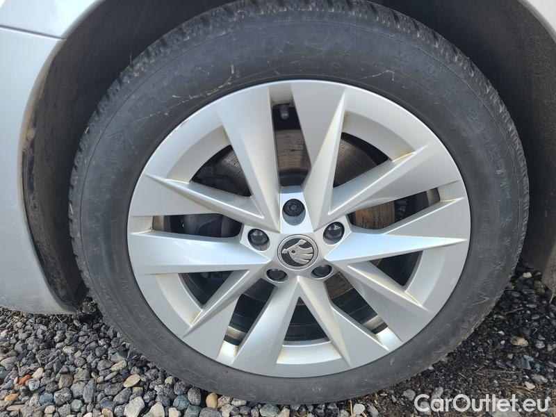  Skoda  Octavia  Combi (NX3)(2020) Oct.C.2.0TDI 110 4x4 Style AT #1