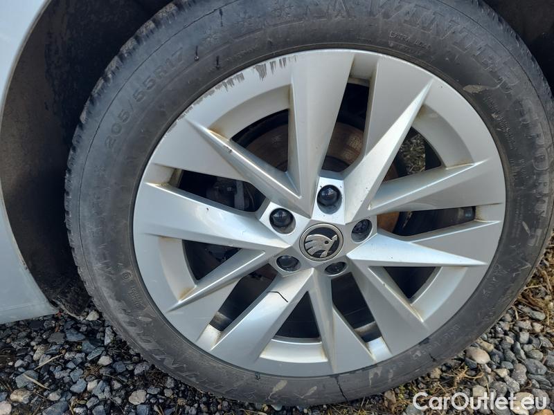  Skoda  Octavia  Combi (NX3)(2020) Oct.C.2.0TDI 110 4x4 Style AT #2