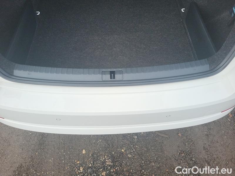  Skoda  Octavia  Lim. (NX3)(2020)  1.0TSI 81 Ambition #7