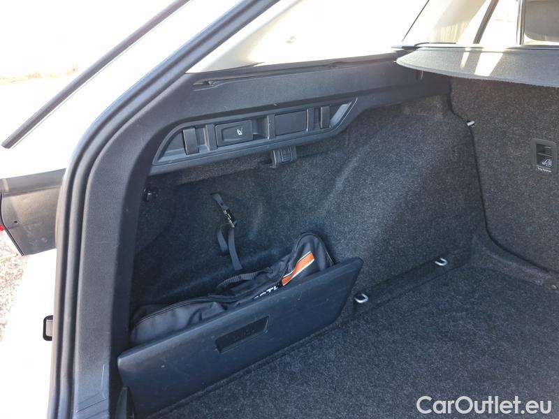  Skoda  Octavia  Combi (NX3)(2020) Oct.Combi 1.5TSI 110 Style Aut #13