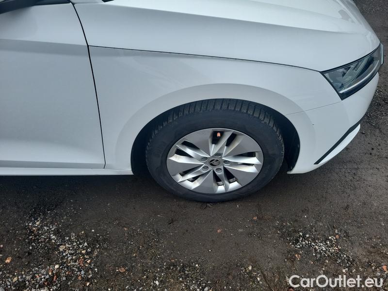  Skoda  Octavia  Lim. (NX3)(2020)  1.0TSI 81 Ambition #5