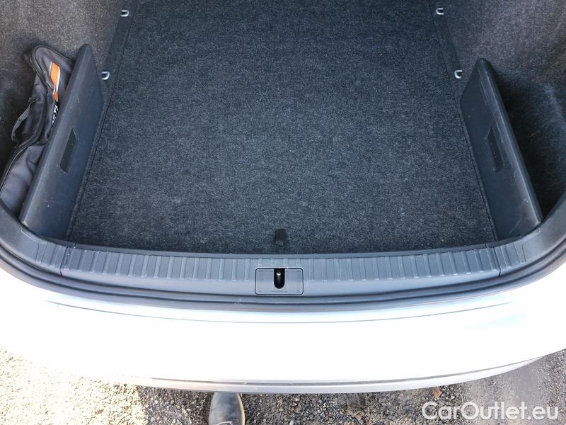  Skoda  Octavia  Combi (NX3)(2020) Oct.Combi 1.5TSI 110 Style Aut #11