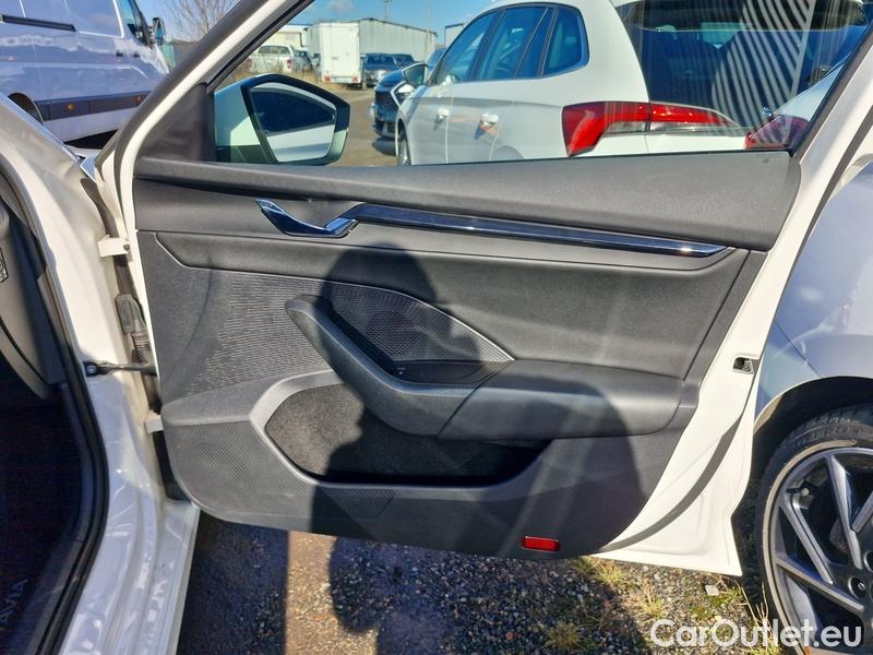  Skoda  Octavia  Combi (NX3)(2020) Oct.Co1.5TSI CNG 130 Ambit AT #15