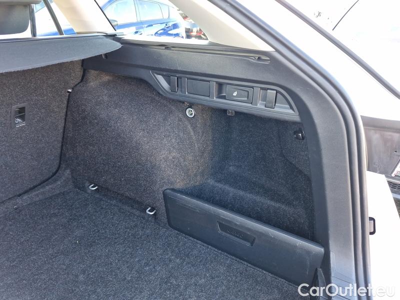  Skoda  Octavia  Combi (NX3)(2020) Oct.Combi 1.5TSI 110 Style Aut #12