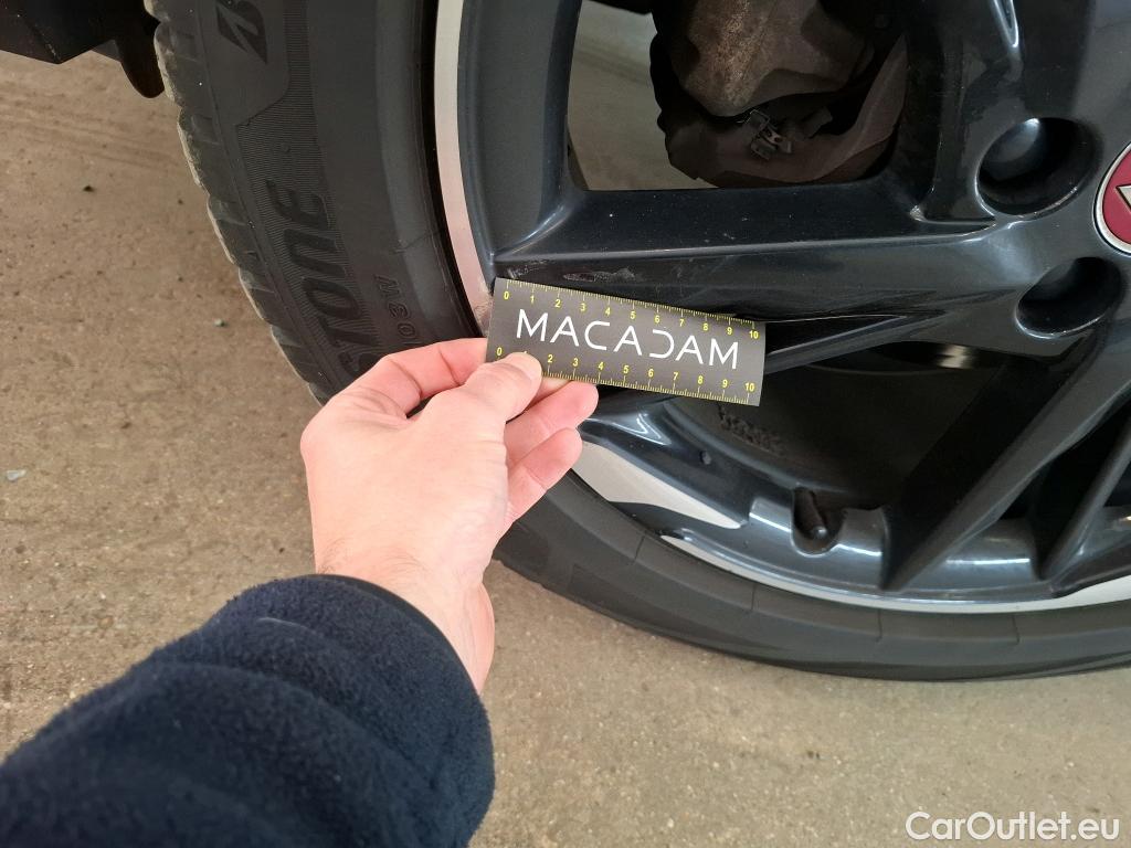  DS  DS7 DS DS 7 Crossback / 2017 / 5P / SUV BlueHDi 130 Auto PERFORMANCE Line + #18