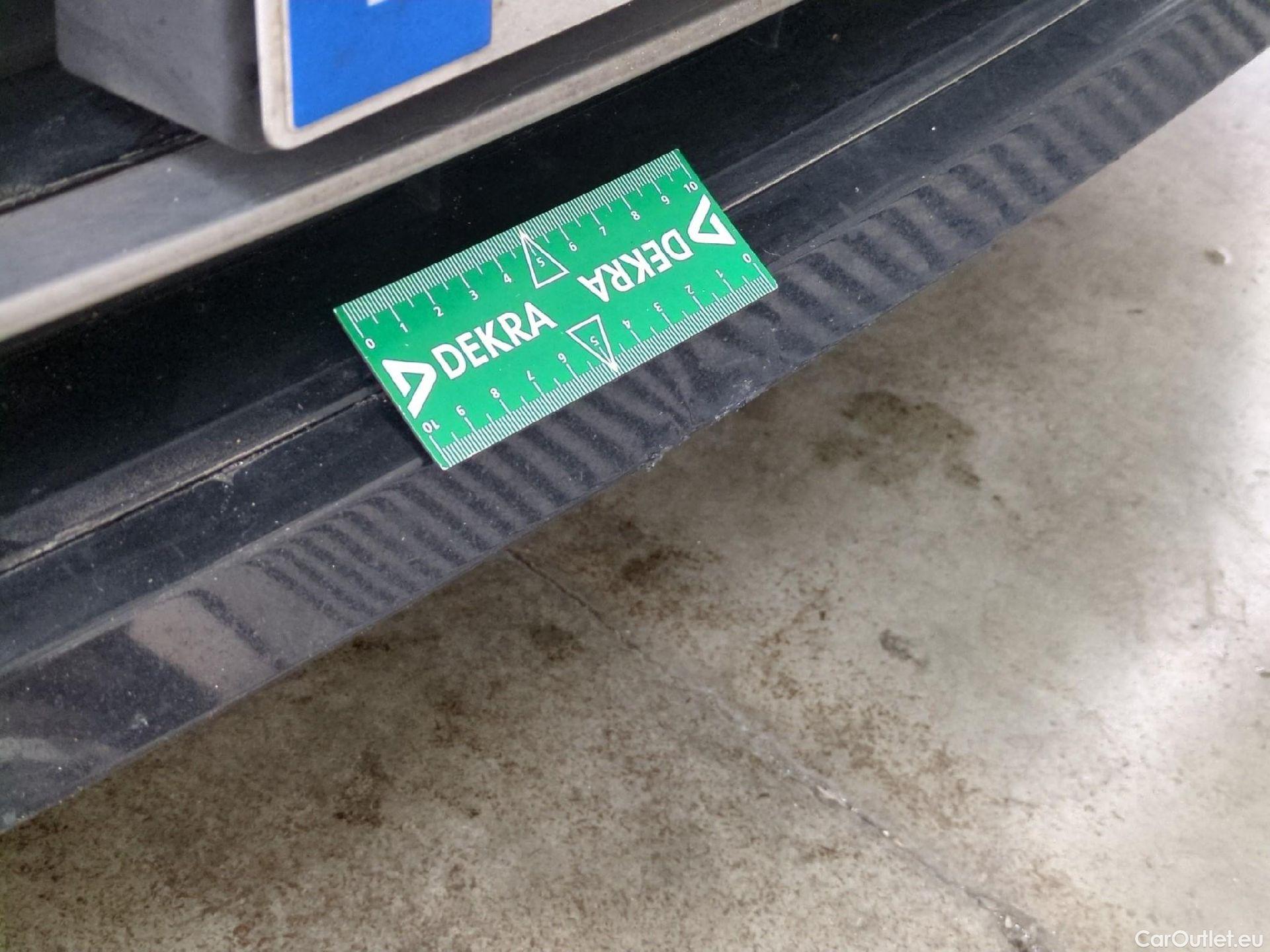  Bmw  2 Tourer BMW Série 2 Active Tourer / 2021 / 5P / monospace 225e xDrive 245ch Business Design DKG7 #21