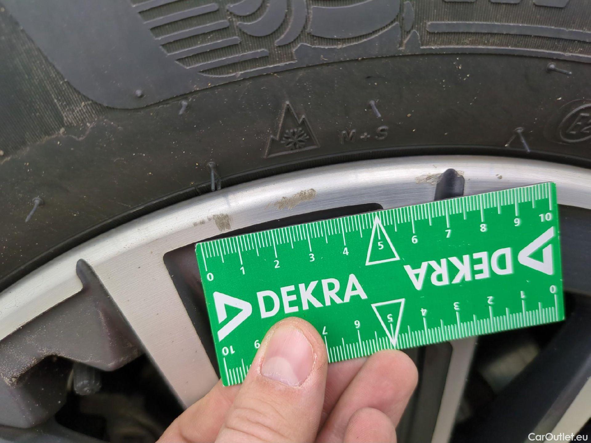  Bmw  2 Tourer BMW Série 2 Active Tourer / 2021 / 5P / monospace 225e xDrive 245ch Business Design DKG7 #16