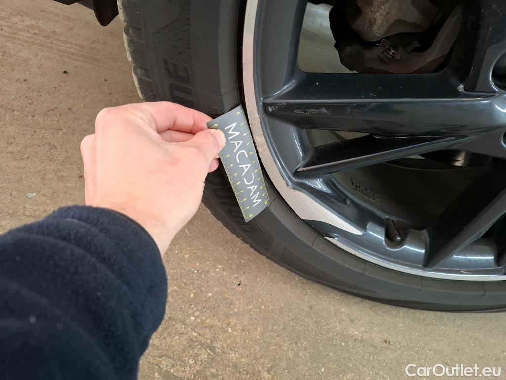  DS  DS7 DS DS 7 Crossback / 2017 / 5P / SUV BlueHDi 130 Auto PERFORMANCE Line + #17