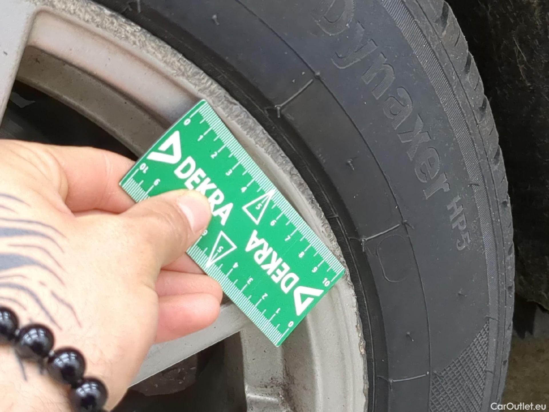  Bmw  Serie 3 BMW Série 3 Touring / 2022 / 5P / Break 320e 204ch Business Design BVA8 Hybride #6