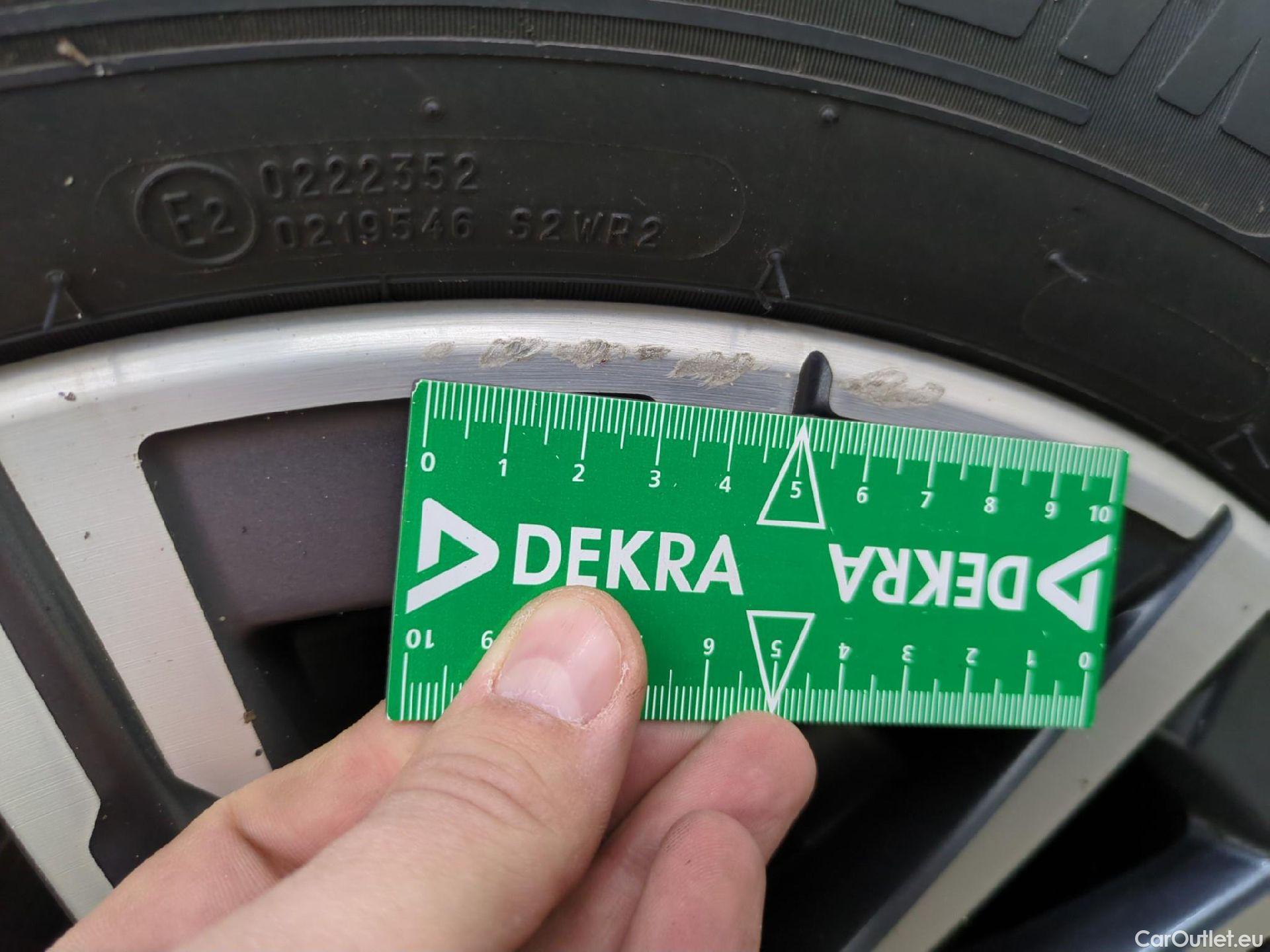  Bmw  2 Tourer BMW Série 2 Active Tourer / 2021 / 5P / monospace 225e xDrive 245ch Business Design DKG7 #17