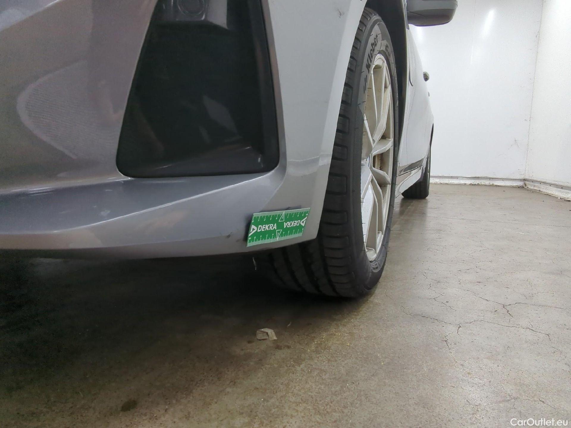  Bmw  Serie 3 BMW Série 3 Touring / 2022 / 5P / Break 320e 204ch Business Design BVA8 Hybride #12