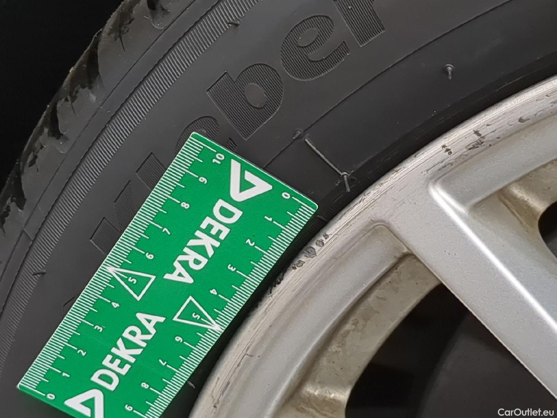  Bmw  Serie 3 BMW Série 3 Touring / 2022 / 5P / Break 320e 204ch Business Design BVA8 Hybride #1