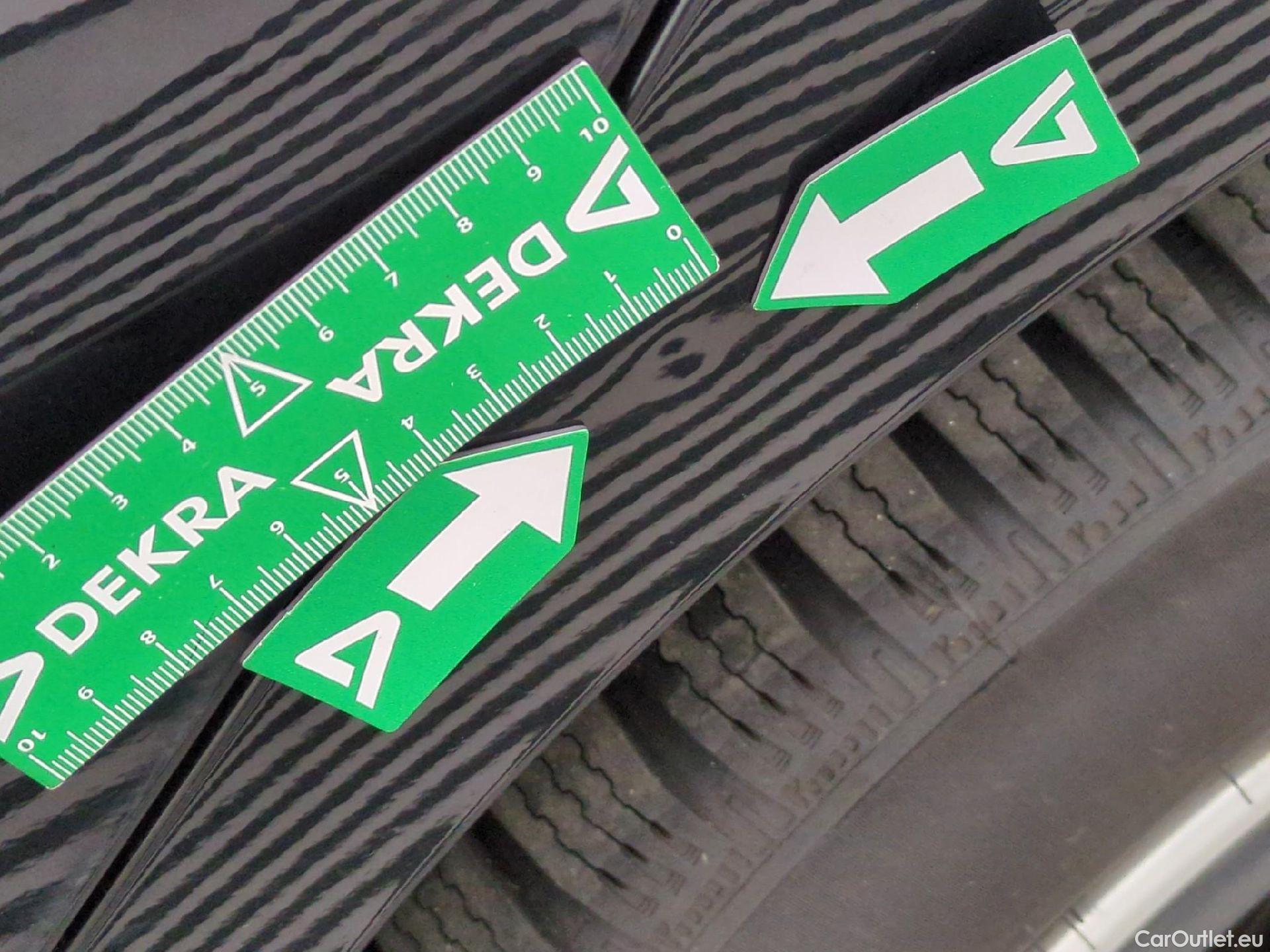  Bmw  2 Tourer BMW Série 2 Active Tourer / 2021 / 5P / monospace 225e xDrive 245ch Business Design DKG7 #32