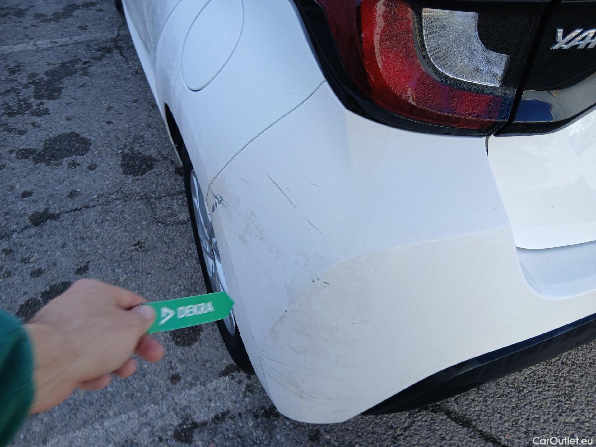  Toyota  Yaris TOYOTA  / 2020 / 5P / berlina con portón 1.5 120H Business Plus #13