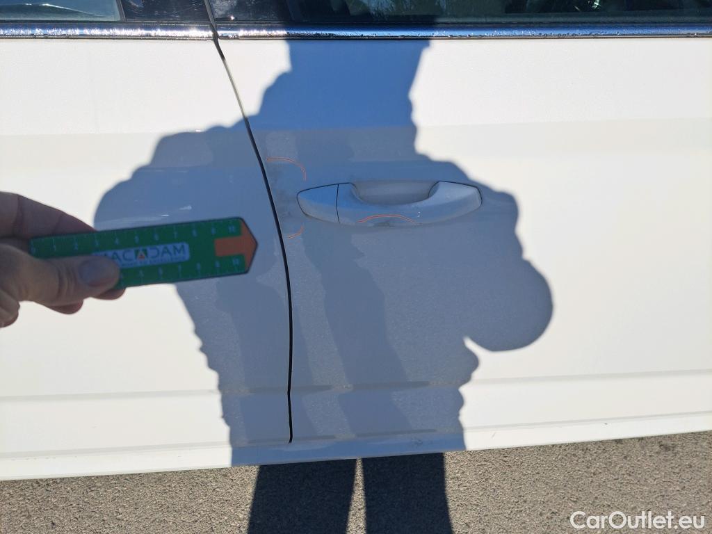  Skoda  KAMIQ SKODA  1.0 TSI 81kW (110CV) DSG Ambition #16