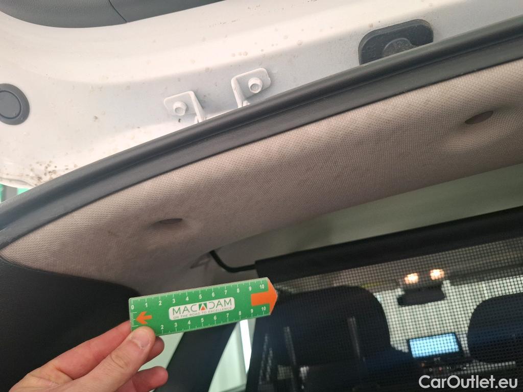  Hyundai  i30 HYUNDAI  Sport Wagon / 2020 / 5P / Break 1.0 T-GDI 120 DCT-7 MHEV CREATIVE SW #32