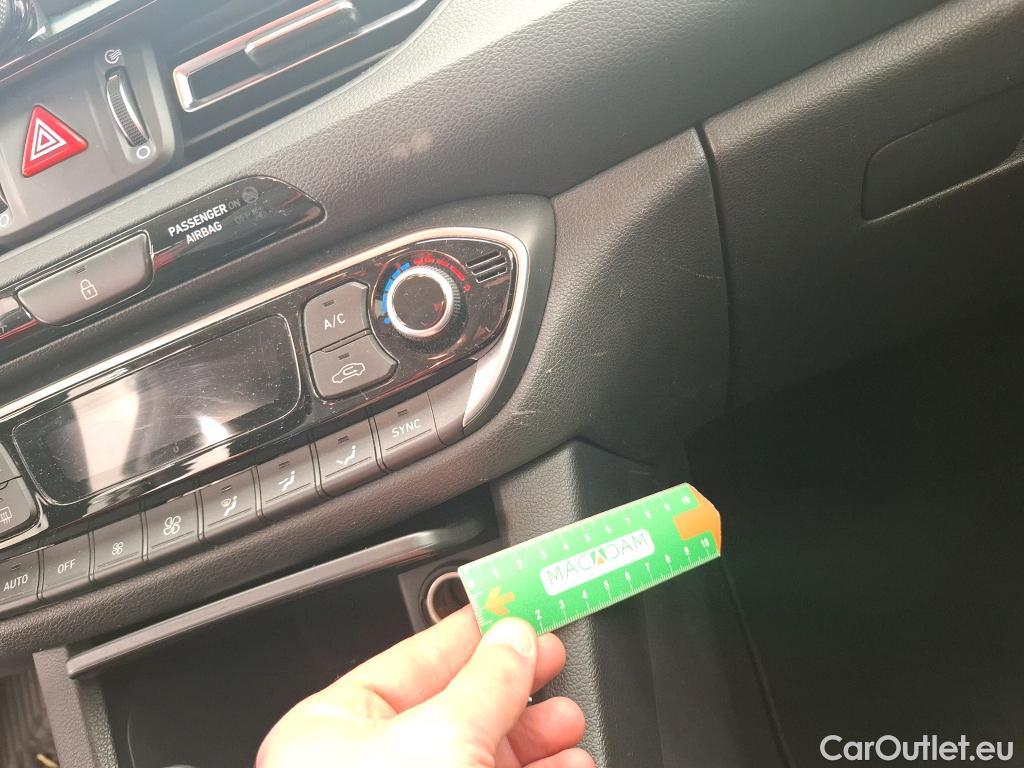  Hyundai  i30 HYUNDAI  Sport Wagon / 2020 / 5P / Break 1.0 T-GDI 120 DCT-7 MHEV CREATIVE SW #17