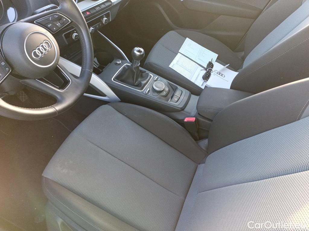  Audi  Q2 AUDI  / 2016 / 5P / todoterreno Design 30 TFSI 85kW (116CV) #4
