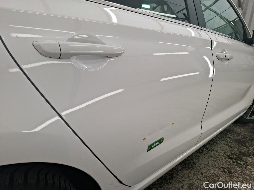  Hyundai  i30 HYUNDAI  Sport Wagon / 2020 / 5P / Break 1.0 T-GDI 120 DCT-7 MHEV CREATIVE SW #3