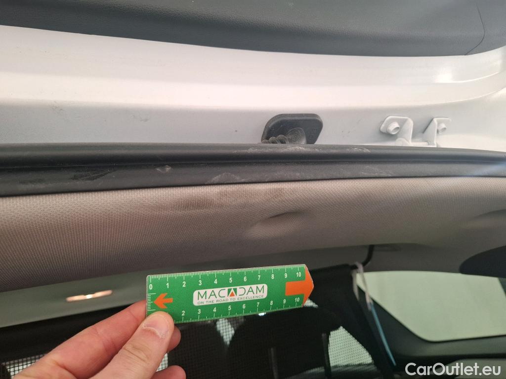  Hyundai  i30 HYUNDAI  Sport Wagon / 2020 / 5P / Break 1.0 T-GDI 120 DCT-7 MHEV CREATIVE SW #33