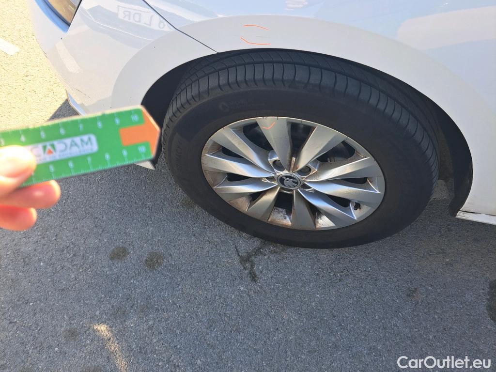  Skoda  KAMIQ SKODA  1.0 TSI 81kW (110CV) DSG Ambition #26