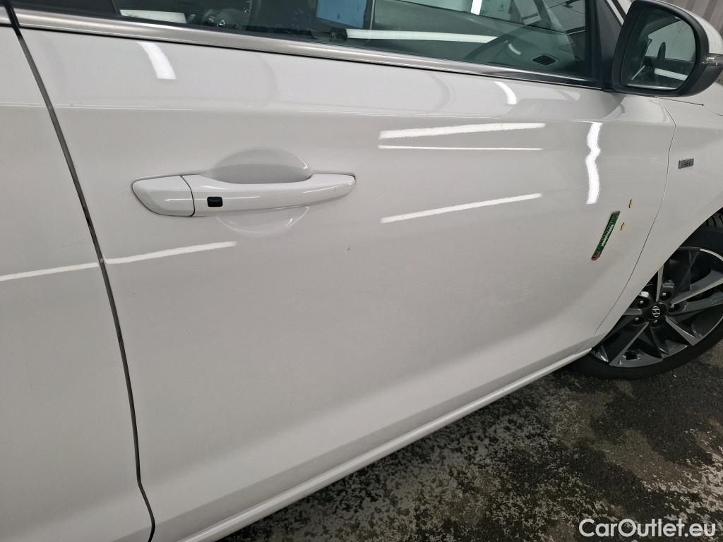  Hyundai  i30 HYUNDAI  Sport Wagon / 2020 / 5P / Break 1.0 T-GDI 120 DCT-7 MHEV CREATIVE SW #22