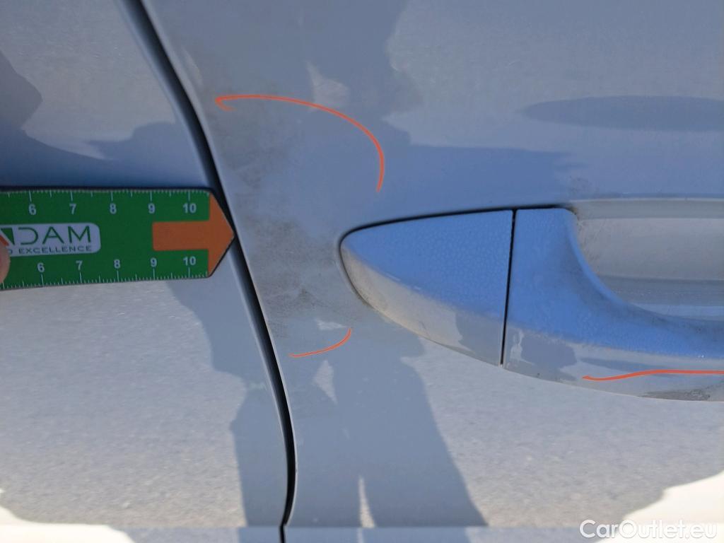  Skoda  KAMIQ SKODA  1.0 TSI 81kW (110CV) DSG Ambition #17